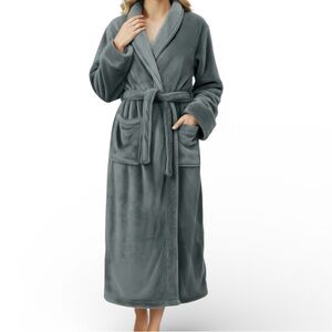 Grey Fleece Bathrobe Size M Shawl Collar Spa Soft Plush
